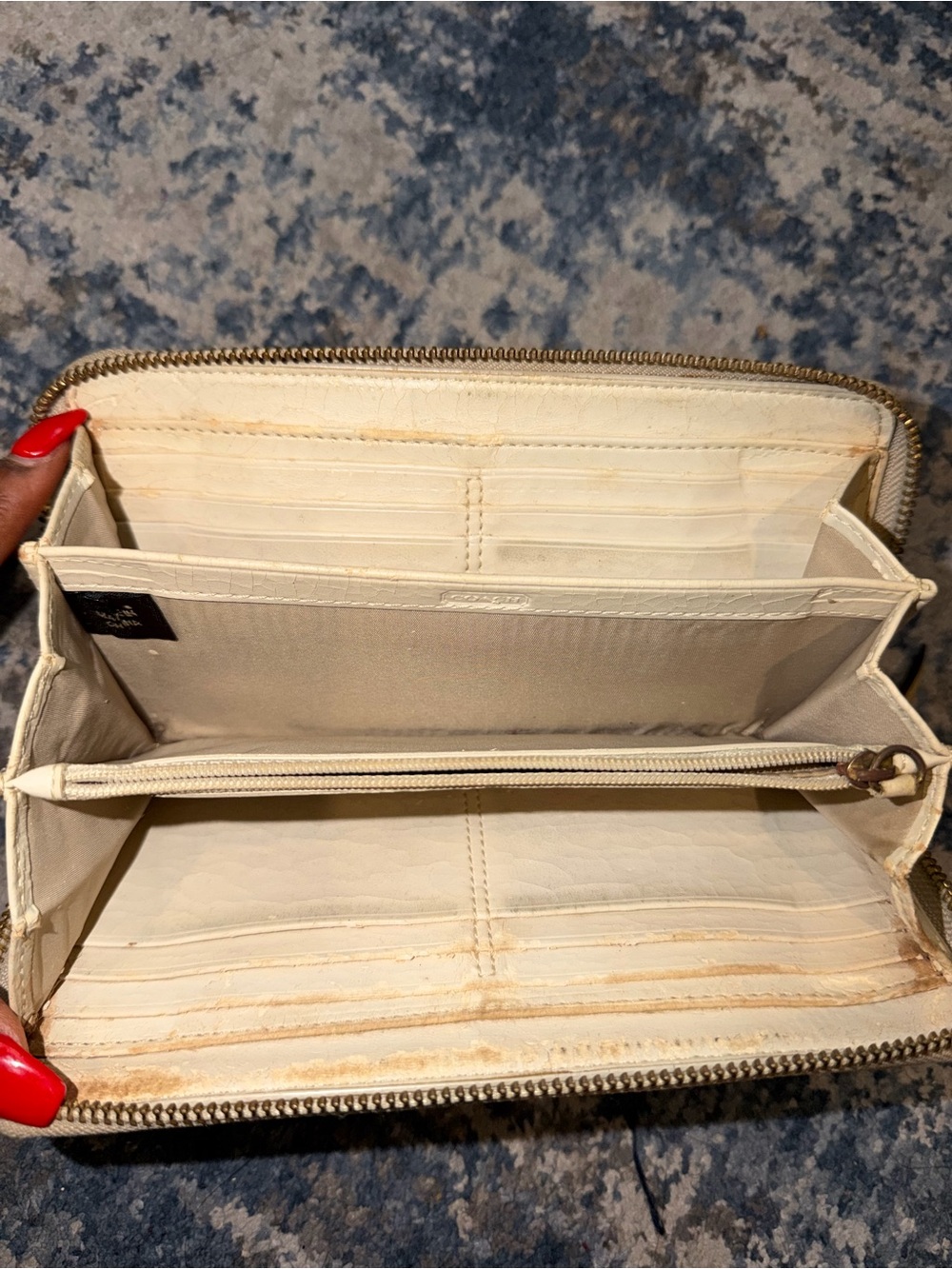 Coach Cream Leather Zip Wallet with Gold Zipper - Picture 4 of 5